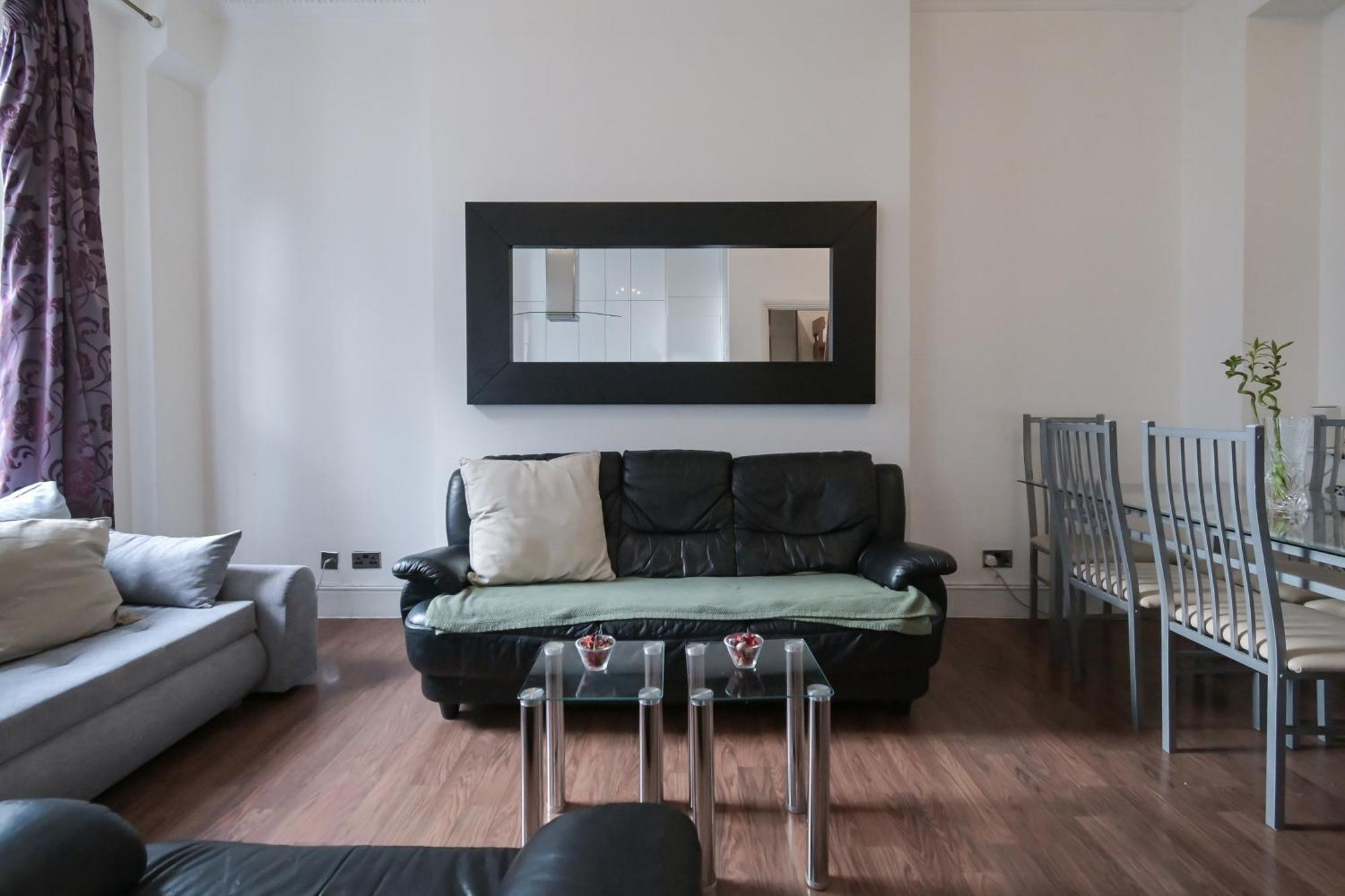 Queensway Hyde Park Flat By Dc Pensiune