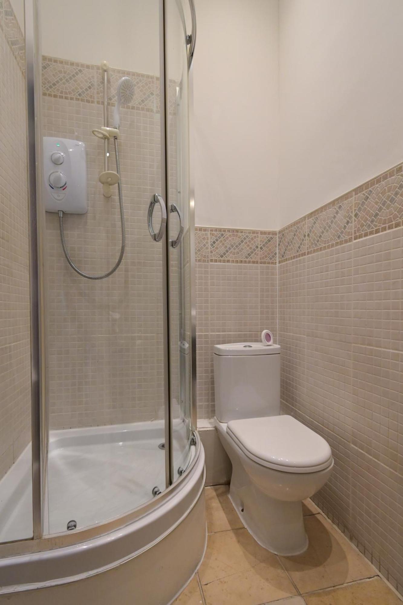 Queensway Hyde Park Flat By Dc Pensiune *